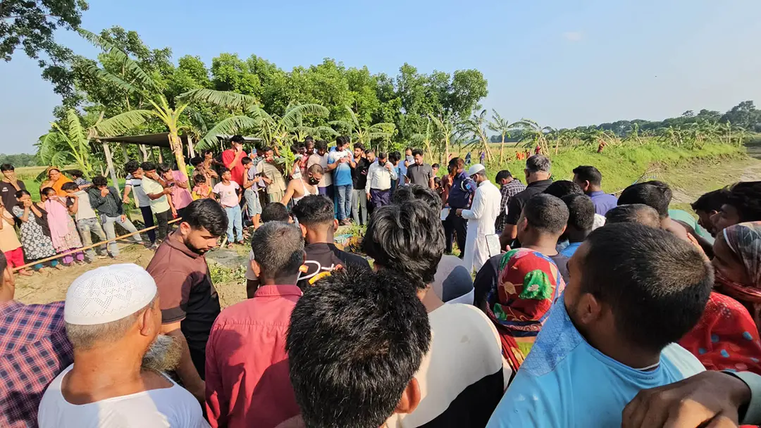 মাটি খুঁড়ে উদ্ধার নারী ও শিশুর মরদেহের পরিচয় শনাক্ত