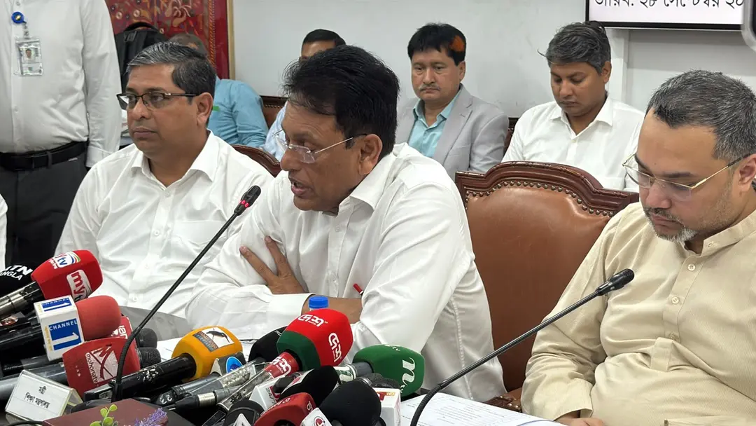 এসএসসির খাতা মূল্যায়নে ভুল করা শিক্ষকদের বিরুদ্ধে ব্যবস্থা নেওয়ার চিন্তা
