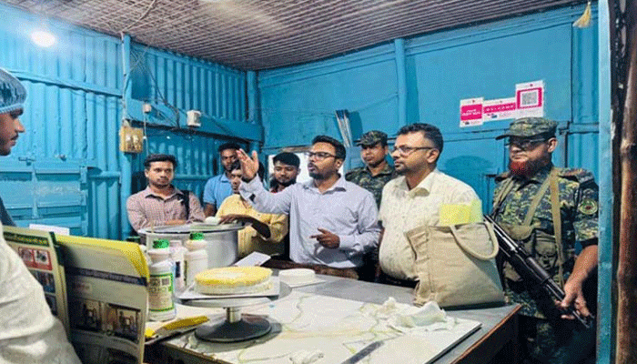 সিরাজগঞ্জে চাইনিজ রেস্টুরেন্ট ও কেক কারখানায় ভোক্তা অধিকারের অভিযান সিরাজগঞ্জে চাইনিজ রেস্টুরেন্ট ও কেক কারখানায় ভোক্তা অধিকারের অভিযান