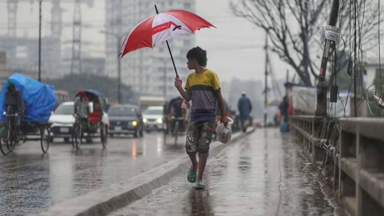 দুপুরের মধ্যে ঢাকায় বৃষ্টির সম্ভাবনা
