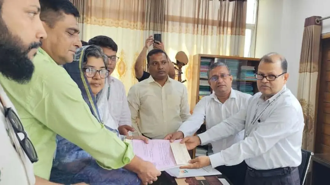 বিএনপি থেকে সংরক্ষিত নারী আসনে এলিজা জামানের মনোনয়ন পত্র জমা