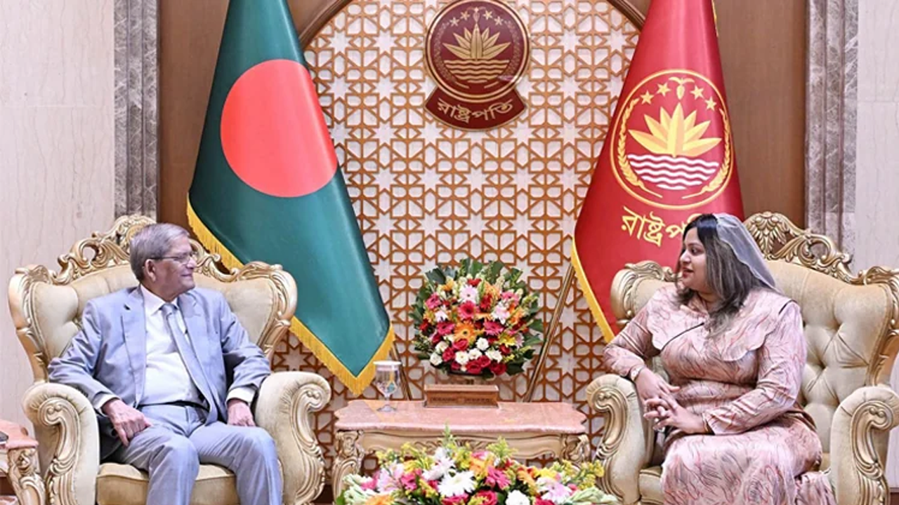 বাণিজ্য, বিনিয়োগসহ বিভিন্ন খাতে মালদ্বীপের সহযোগিতা চাইলেন রাষ্ট্রপতি বাণিজ্য, বিনিয়োগসহ বিভিন্ন খাতে মালদ্বীপের সহযোগিতা চাইলেন রাষ্ট্রপতি